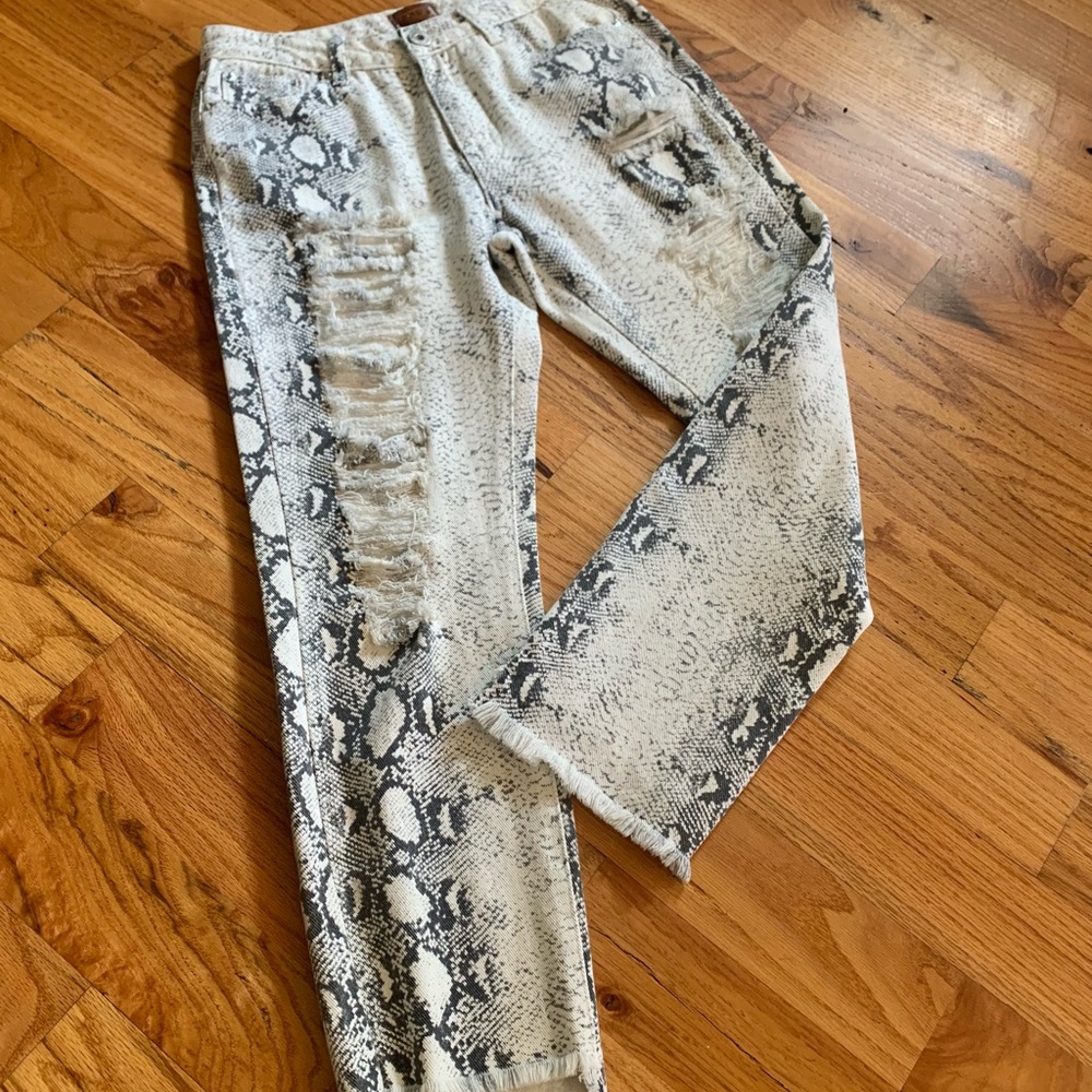 POL Distressed Snake Print Cropped High Rise Boyfriend Jean